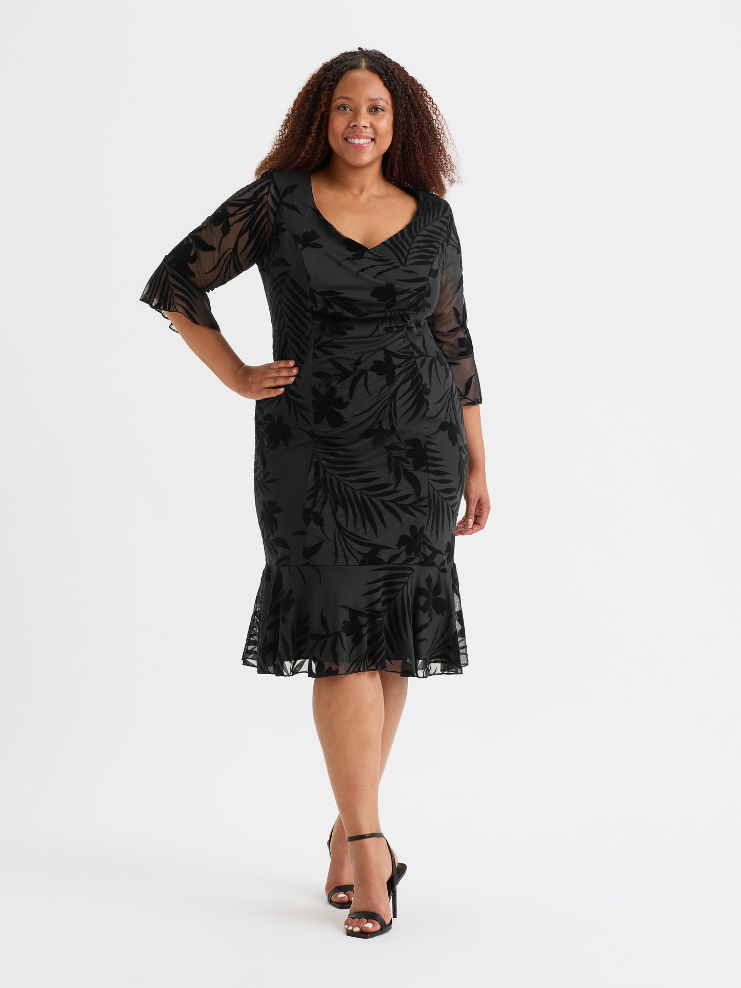 Dresses that look good on plus size best sale